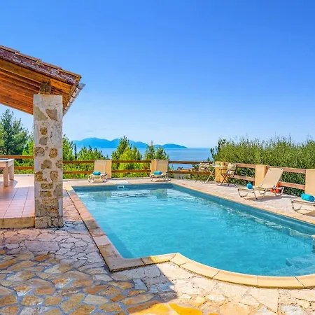 فيلة Athina Fiskardo By Tzamarelata