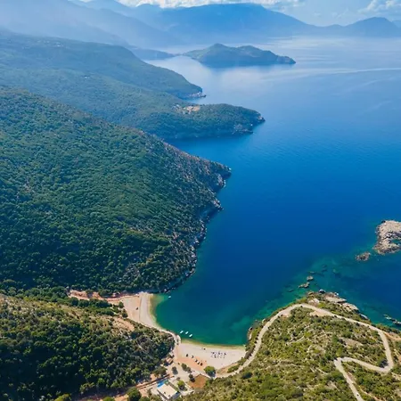 Athina Fiskardo By فيلة Tzamarelata