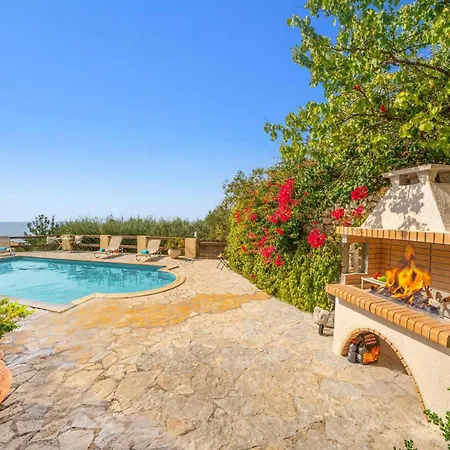 Athina Fiskardo By فيلة *