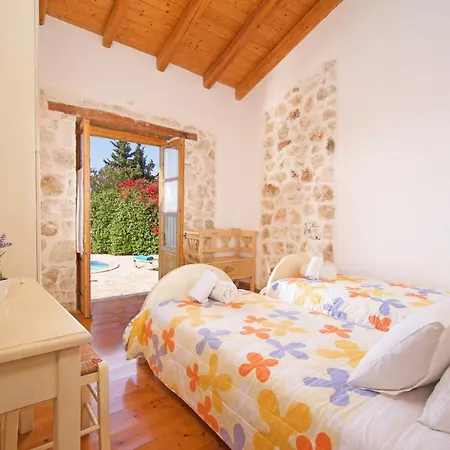 Villa Athina Fiskardo By Tzamarelata